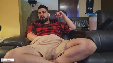 Snapshot of the_alpha_dog_xxx chatting on December 26, 3:10 pm the_alpha_dog_xxx online show from December 26, 3:10 pm