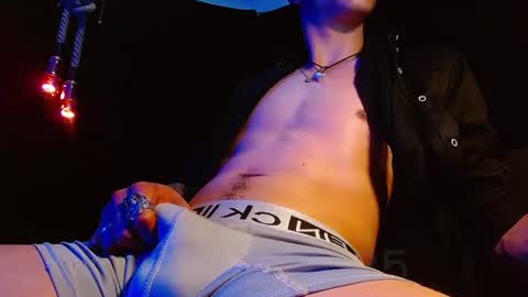 GIORGGIO online show from January 3, 8:00 am