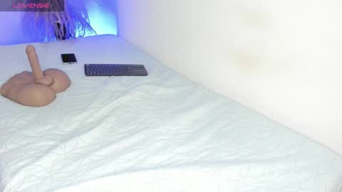 sofia online show from December 3, 1:46 am