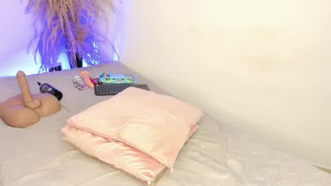 sofia online show from December 18, 11:44 pm