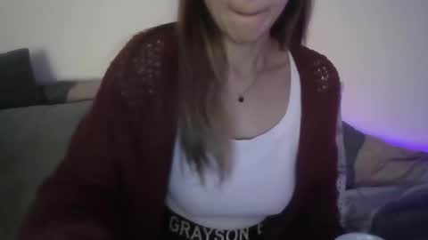 Snapshot of the_borderlands chatting on November 16, 6:41 am the crazy travellers online show from November 16, 6:41 am