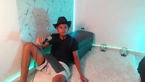 Sean OPry   online show from November 14, 3:16 am