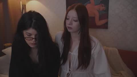 EllaLyn online show from December 14, 8:13 pm