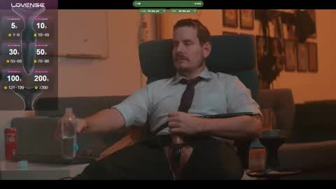 Snapshot of the_dilf chatting on December 21, 11:28 am The DILF - online show from December 21, 11:28 am