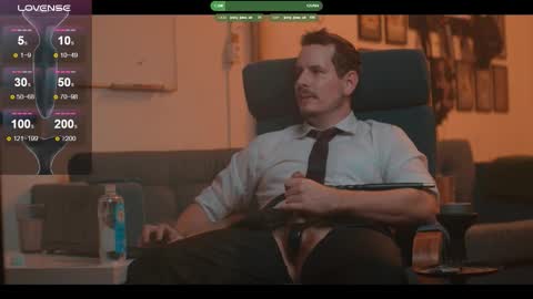 Snapshot of the_dilf chatting on January 6, 5:27 pm The DILF - online show from January 6, 5:27 pm