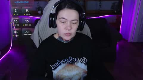 the_ice_owl online show from April 16, 2:01 am