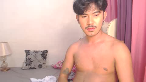 Snapshot of the_killian_jones chatting on February 21, 7:54 pm ken online show from February 21, 7:54 pm