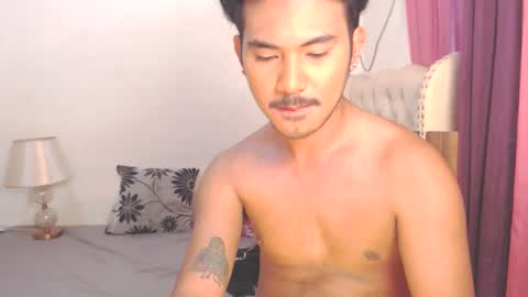 Snapshot of the_killian_jones chatting on February 23, 10:53 pm ken online show from February 23, 10:53 pm