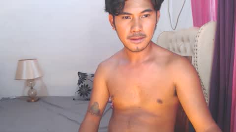 Snapshot of the_killian_jones chatting on March 7, 12:58 am ken online show from March 7, 12:58 am