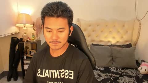 Snapshot of the_killian_jones chatting on November 4, 12:26 pm ken online show from November 4, 12:26 pm