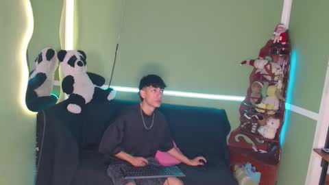 Snapshot of the_muderer chatting on December 4, 5:43 pm murderer online show from December 4, 5:43 pm