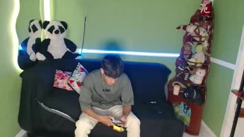 Snapshot of the_muderer chatting on December 5, 6:59 pm murderer online show from December 5, 6:59 pm