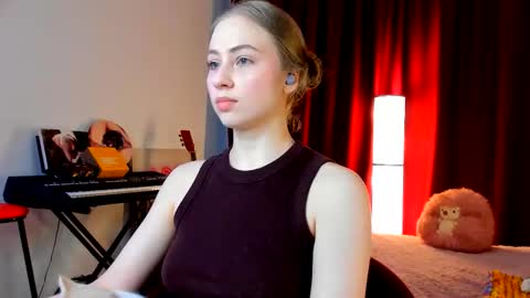 Ally    STREAMING ON TWITCH NOW Check my Twitter for updates online show from November 13, 9:52 am