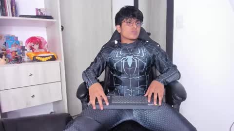 Snapshot of the_weed_guys chatting on October 31, 10:00 pm Danny online show from October 31, 10:00 pm