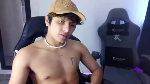 Danny online show from August 2, 11:03 pm