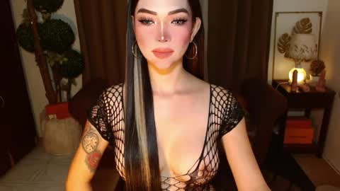thea_whong online show from March 24, 2:16 am
