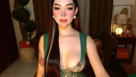 thea_whong online show from April 2, 3:48 am