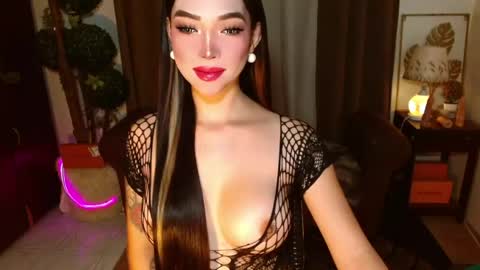 thea_whong online show from April 22, 1:41 am