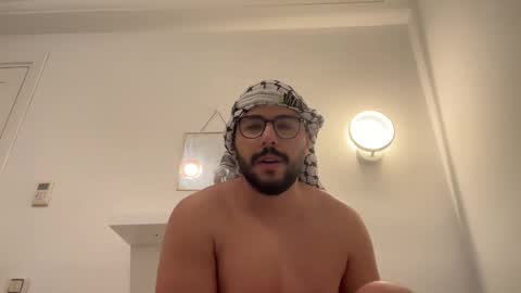 Snapshot of thearabboy98 chatting on January 19, 11:00 pm thearabboy98 online show from January 19, 11:00 pm