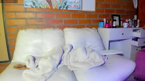 thebadwolf818 online show from March 21, 8:52 am