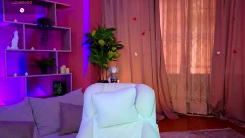 Lucy online show from March 28, 1:22 pm