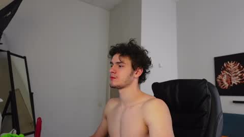 Thebrad H online show from April 22, 5:54 am