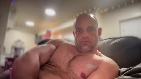 Snapshot of thebuzz777 chatting on January 31, 6:35 am theBuzz777 online show from January 31, 6:35 am