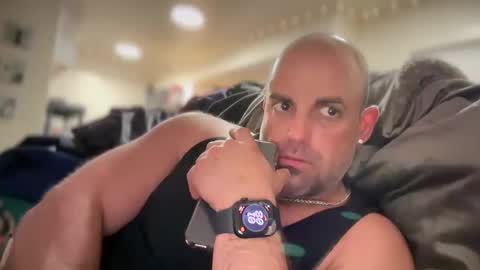 Snapshot of thebuzz777 chatting on February 19, 9:06 am theBuzz777 online show from February 19, 9:06 am