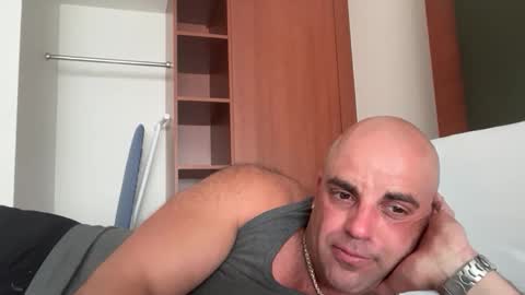 Snapshot of thebuzz777 chatting on November 6, 10:10 pm theBuzz777 online show from November 6, 10:10 pm