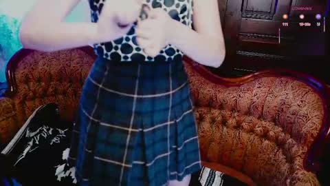 Joan online show from April 19, 9:50 pm