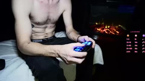 Snapshot of thecarrguyy chatting on November 1, 4:14 am Thatcarrguyy online show from November 1, 4:14 am