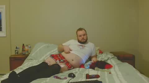 Snapshot of thecoolyesy chatting on February 7, 10:52 pm thecoolyesy online show from February 7, 10:52 pm