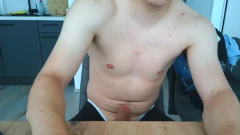 thecuteguy144949 online show from June 18, 9:14 am