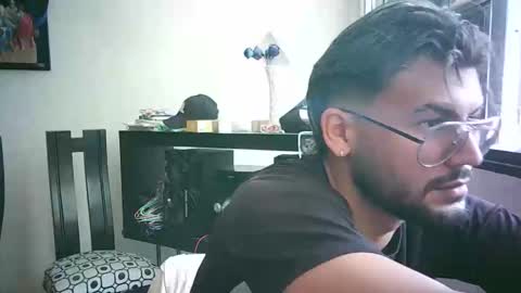 Snapshot of thedragonboyxxx chatting on April 10, 2:44 pm thedragonboyxxx online show from April 10, 2:44 pm