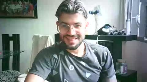Snapshot of thedragonboyxxx chatting on April 17, 3:26 pm thedragonboyxxx online show from April 17, 3:26 pm