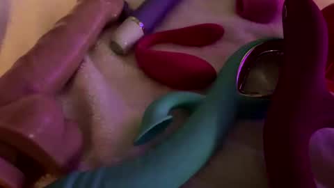 thedragonfly219 online show from April 25, 11:57 am