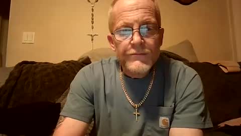 Snapshot of thee_lone_boner chatting on September 16, 9:21 am Alpha online show from September 16, 9:21 am