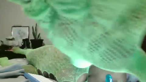 Snapshot of theetashelly chatting on October 21, 7:20 am TheeTashelly online show from October 21, 7:20 am