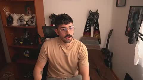 Snapshot of thefckingwolf chatting on January 8, 5:15 pm Wolf Independent model online show from January 8, 5:15 pm