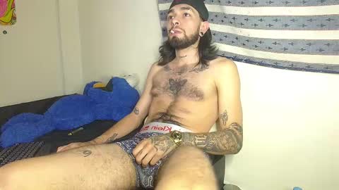 Snapshot of theferxxo_12 chatting on February 4, 6:04 am independent Model online show from February 4, 6:04 am