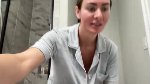 Alyssa Rhoades online show from November 20, 11:37 pm