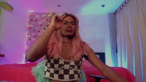 Snapshot of thegoldenbitch chatting on January 9, 1:08 am Goldie online show from January 9, 1:08 am