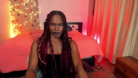 Snapshot of thegoldenbitch chatting on March 12, 5:02 am Goldie online show from March 12, 5:02 am