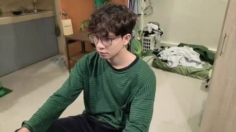 Green online show from March 3, 6:47 pm