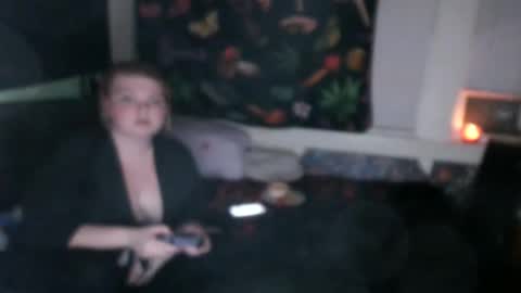 fuzzyfox online show from September 20, 4:46 am