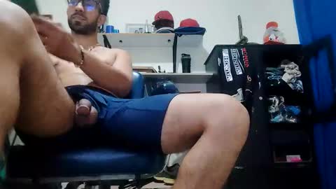 thehousedog online show from February 14, 2:30 am