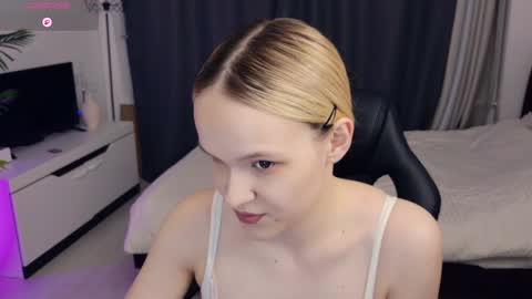 Lily online show from May 17, 7:32 pm