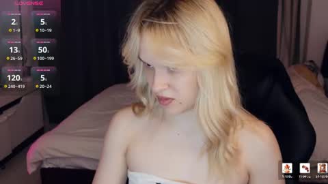 Lily online show from June 11, 7:45 pm