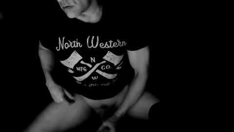 Snapshot of thehungmantis chatting on September 22, 3:47 pm thehungmantis online show from September 22, 3:47 pm