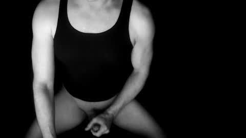 Snapshot of thehungmantis chatting on October 6, 1:58 am thehungmantis online show from October 6, 1:58 am